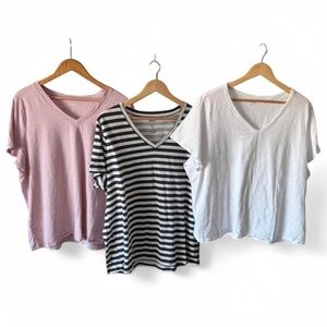 XXL V-Neck Tee Bundle of Three Sonoma + Old Navy Everywear short sleeve Shirts
